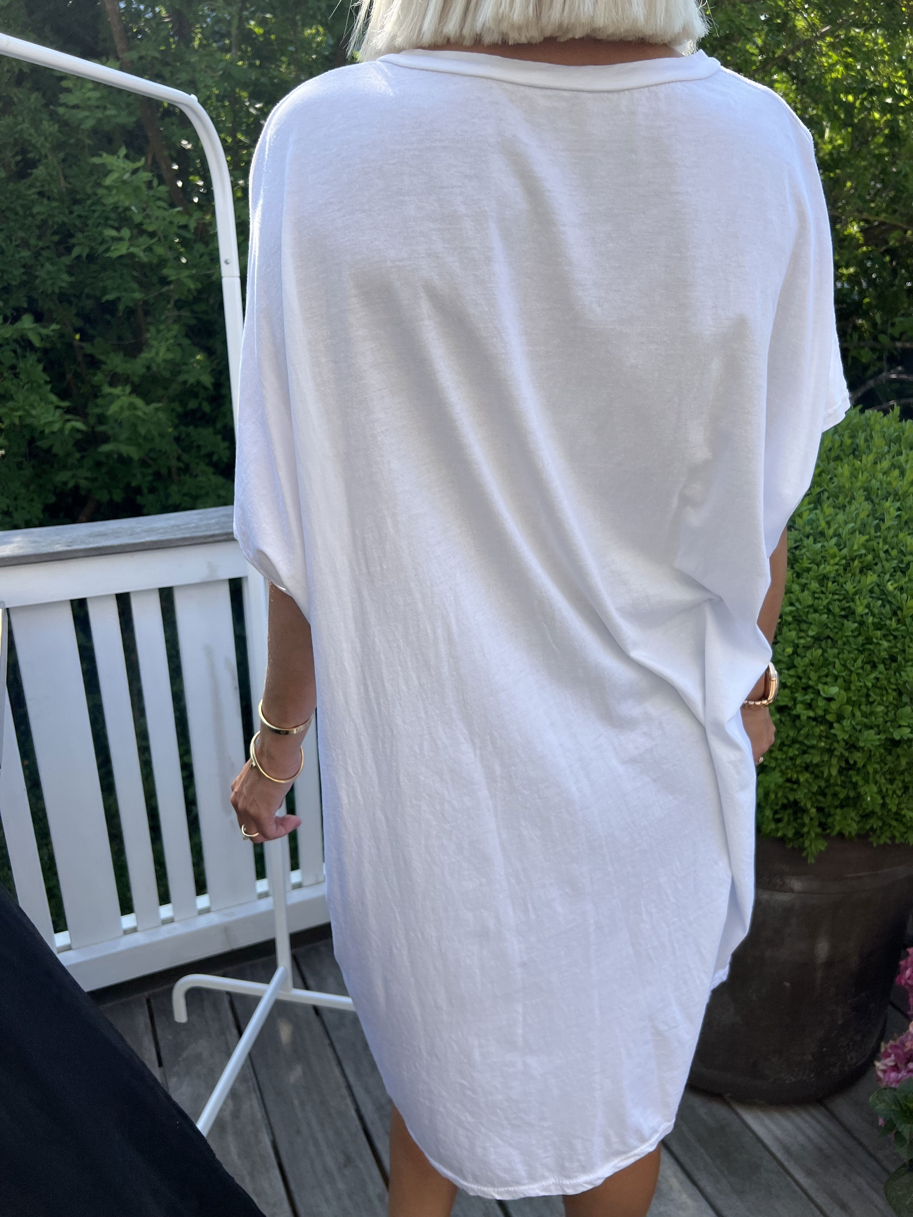 Bree - T-shirt kjole i bomuld med guld tekst foran